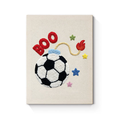 Fotbollsbomb – Punch needle-broderi