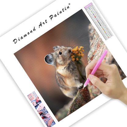 Pika med blomma – Diamantmålning
