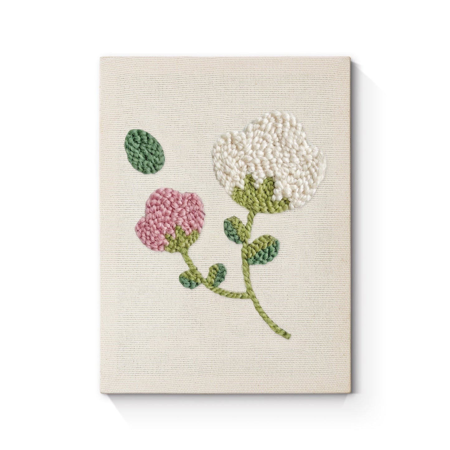 Vita och rosa blommor – Punch needle-broderi