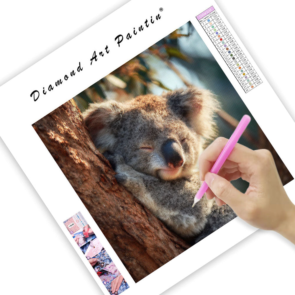 Koala som kramar ett träd – Diamantmålning