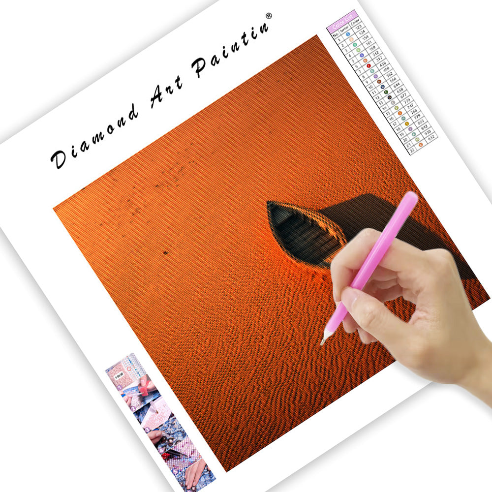 Ensam båt på sanddyner - Diamantmålning