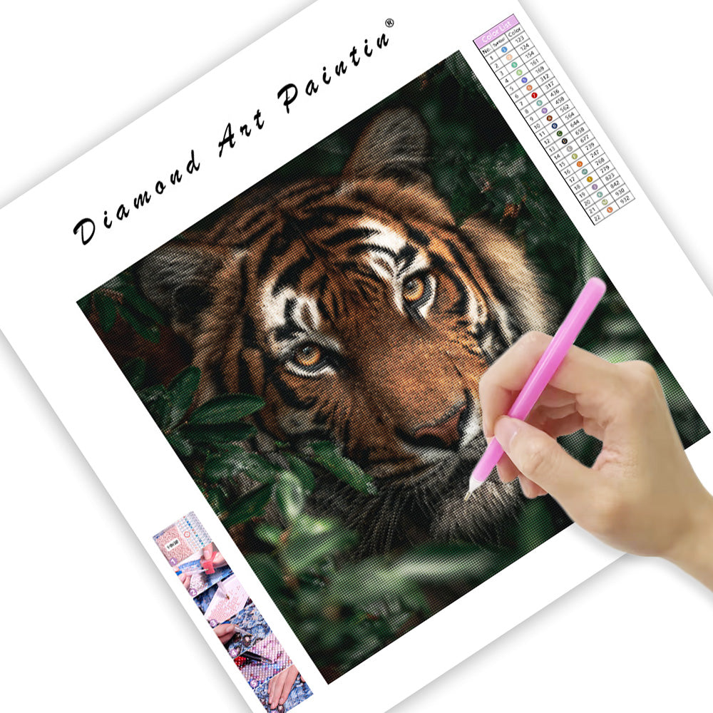 Tiger i djungelns skuggor - Diamantmålning