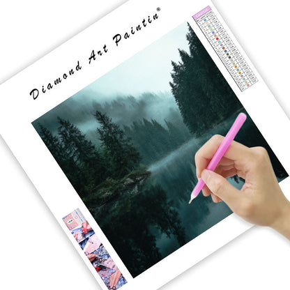 Mystisk Dimma över Sjön - Diamantmålning