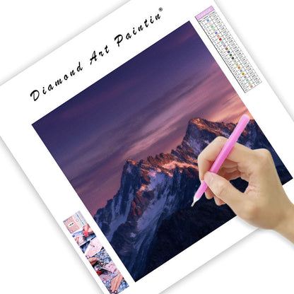Lila Gryning och Bergssilhuetter - Diamantmålning