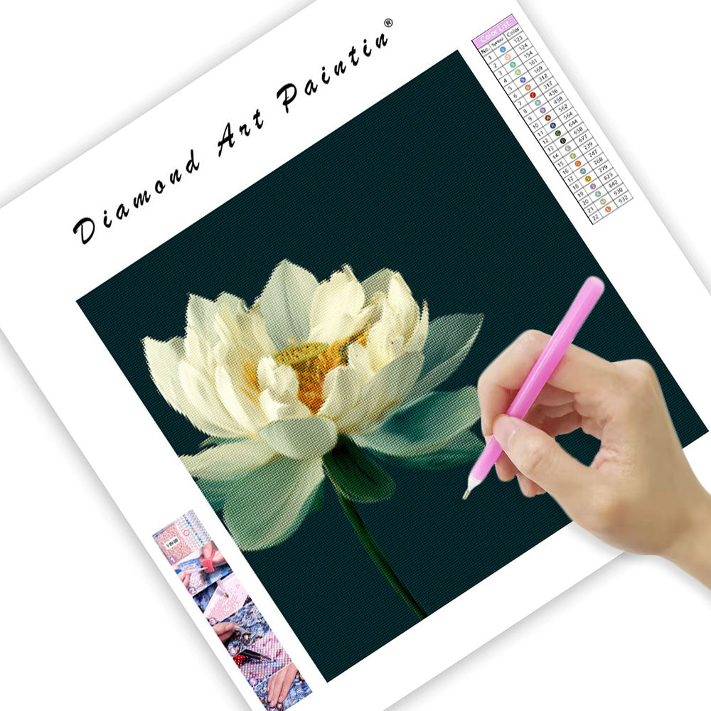 Vit Lotus på Grön Bakgrund - Diamantmålning